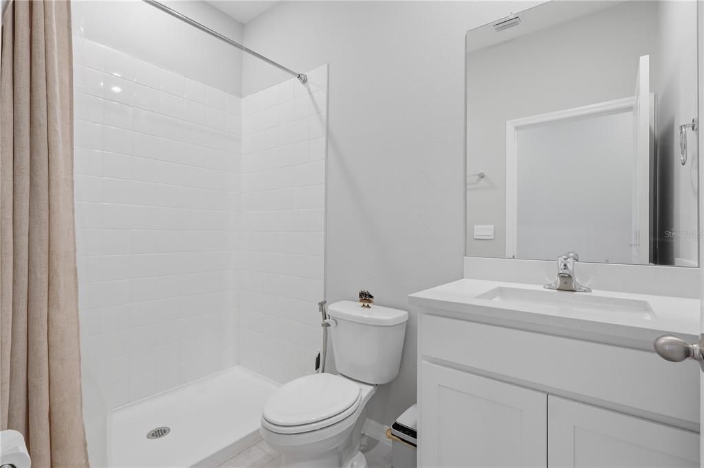 En Venta: $550,000 (4 camas, 3 baños, 3313 Pies cuadrados)