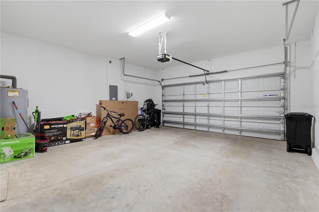 En Venta: $550,000 (4 camas, 3 baños, 3313 Pies cuadrados)