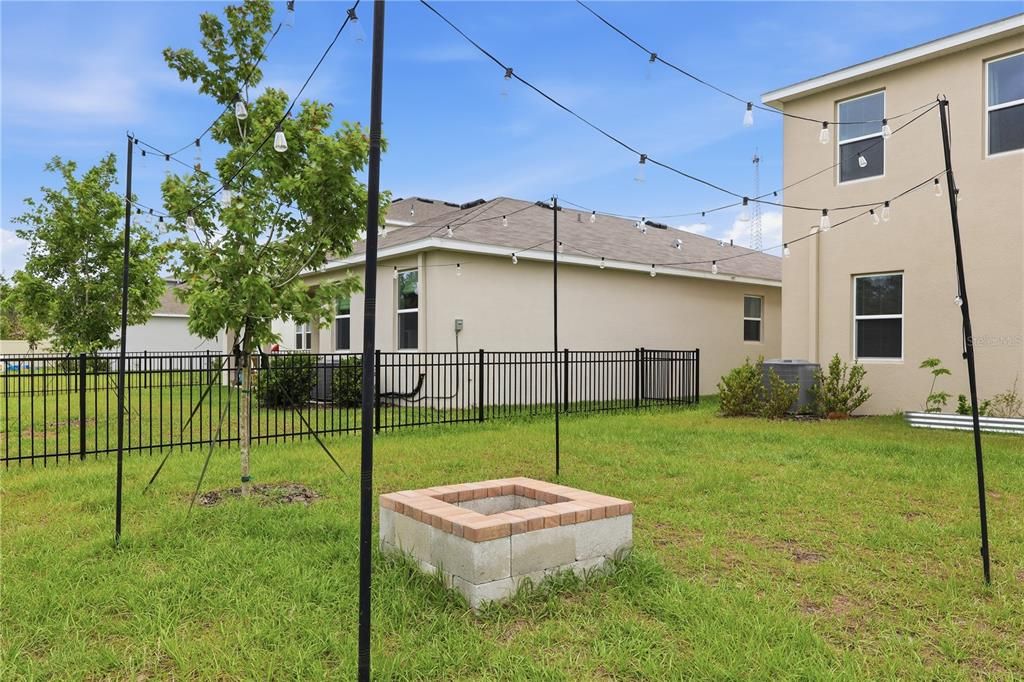 En Venta: $550,000 (4 camas, 3 baños, 3313 Pies cuadrados)