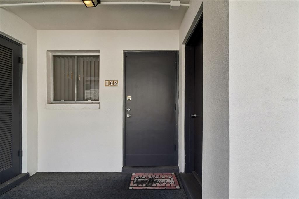 For Sale: $235,000 (2 beds, 1 baths, 948 Square Feet)