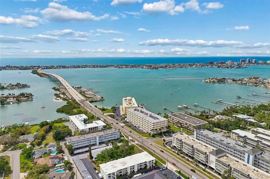 For Sale: $235,000 (2 beds, 1 baths, 948 Square Feet)