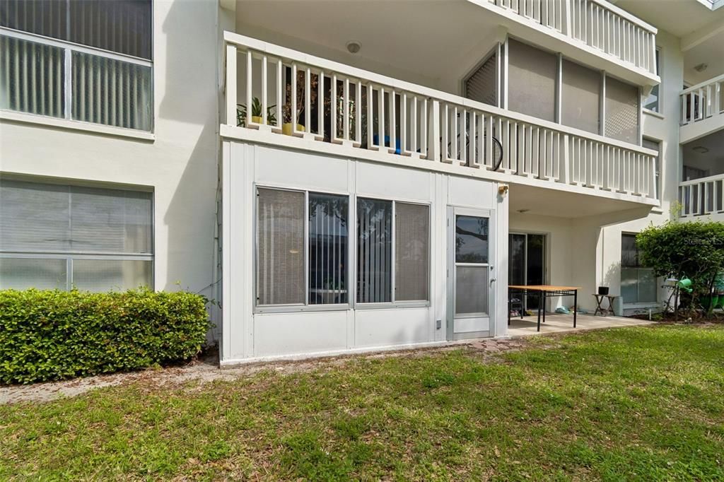 For Sale: $235,000 (2 beds, 1 baths, 948 Square Feet)