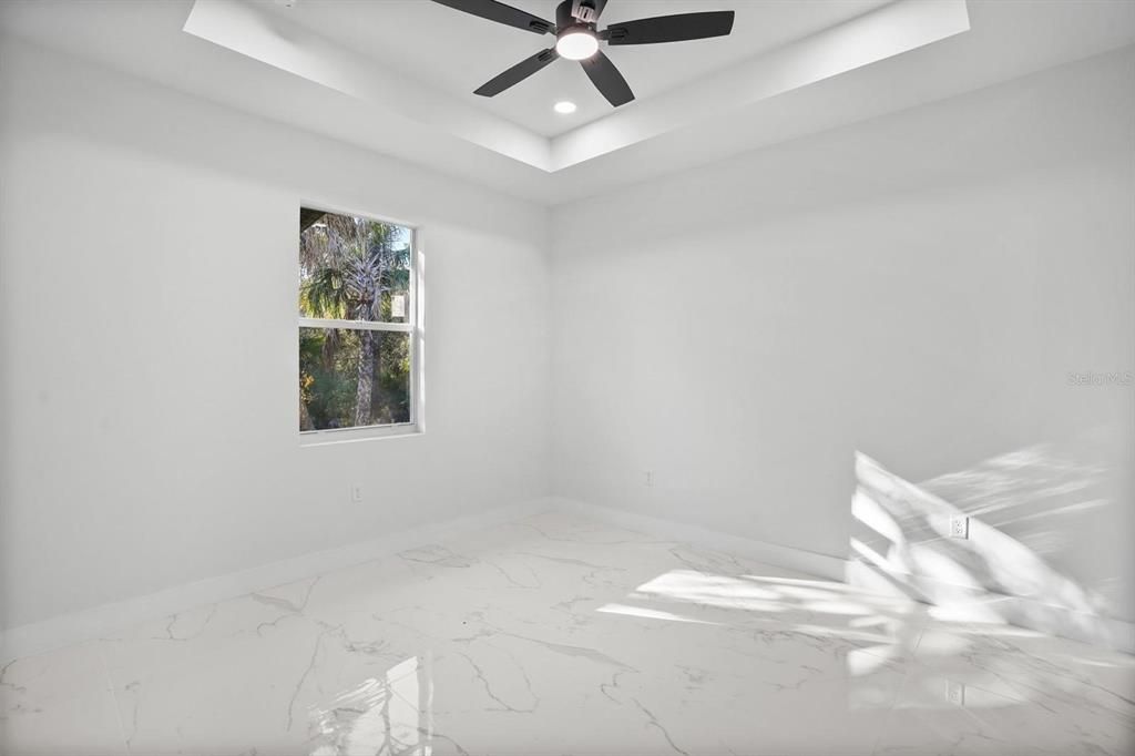 Activo con contrato: $299,000 (3 camas, 2 baños, 1189 Pies cuadrados)