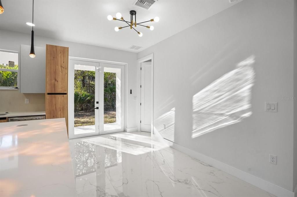 Activo con contrato: $299,000 (3 camas, 2 baños, 1189 Pies cuadrados)