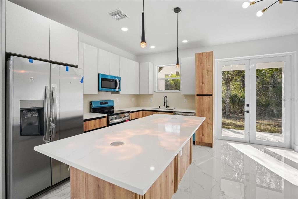 Activo con contrato: $299,000 (3 camas, 2 baños, 1189 Pies cuadrados)