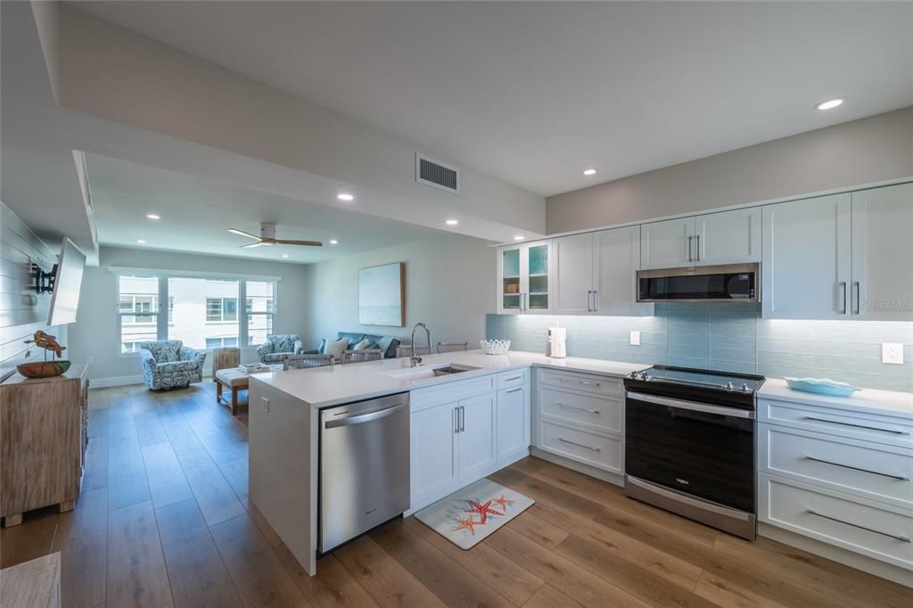 Activo con contrato: $420,000 (2 camas, 2 baños, 1007 Pies cuadrados)