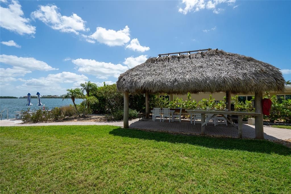 Activo con contrato: $420,000 (2 camas, 2 baños, 1007 Pies cuadrados)