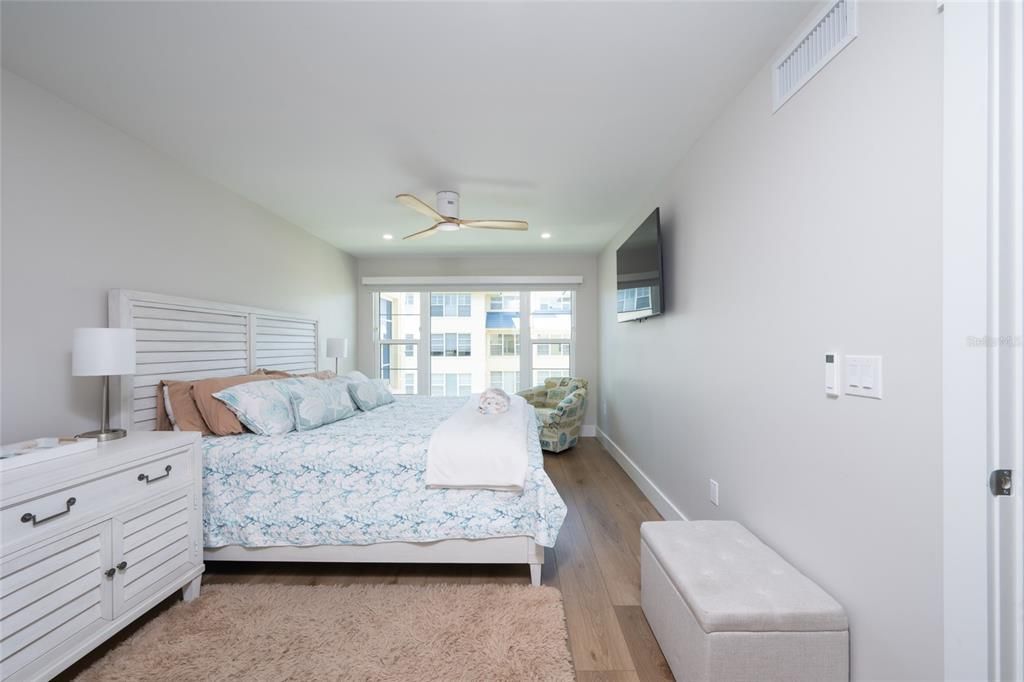 Activo con contrato: $420,000 (2 camas, 2 baños, 1007 Pies cuadrados)