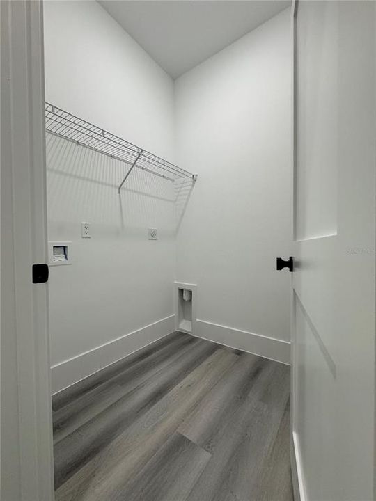Под контрактом: $314,900 (4 спален, 2 ванн, 1878 Квадратных фут)
