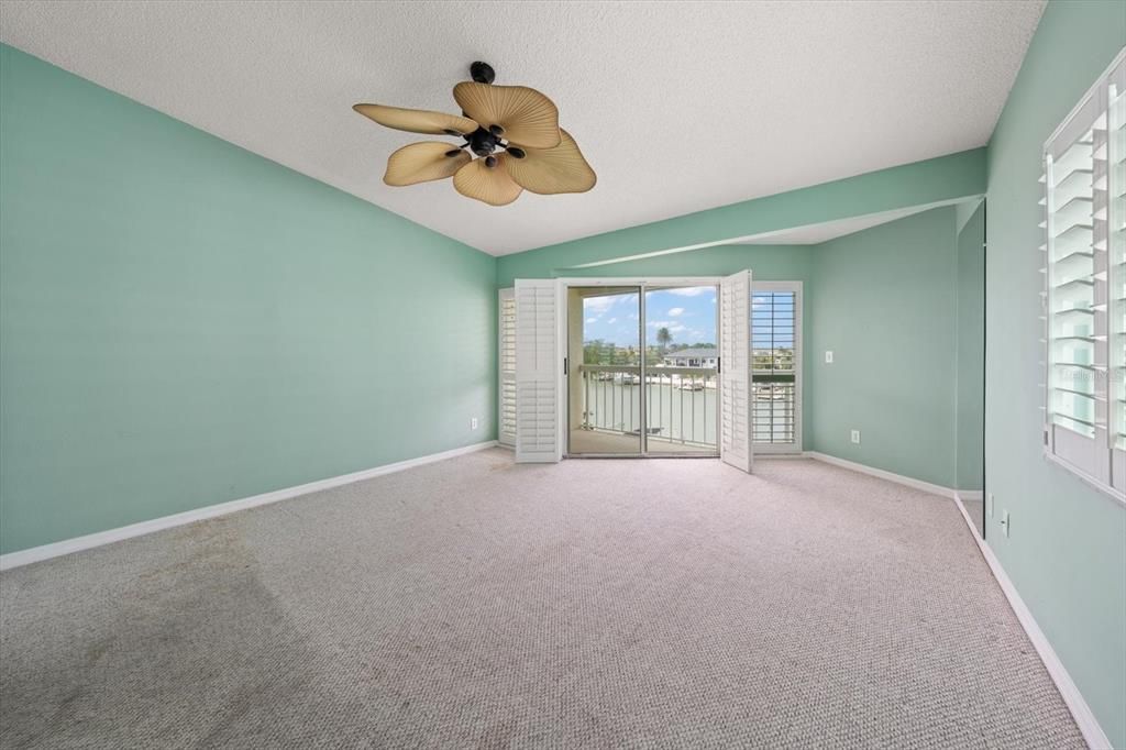 For Sale: $649,000 (3 beds, 3 baths, 1656 Square Feet)