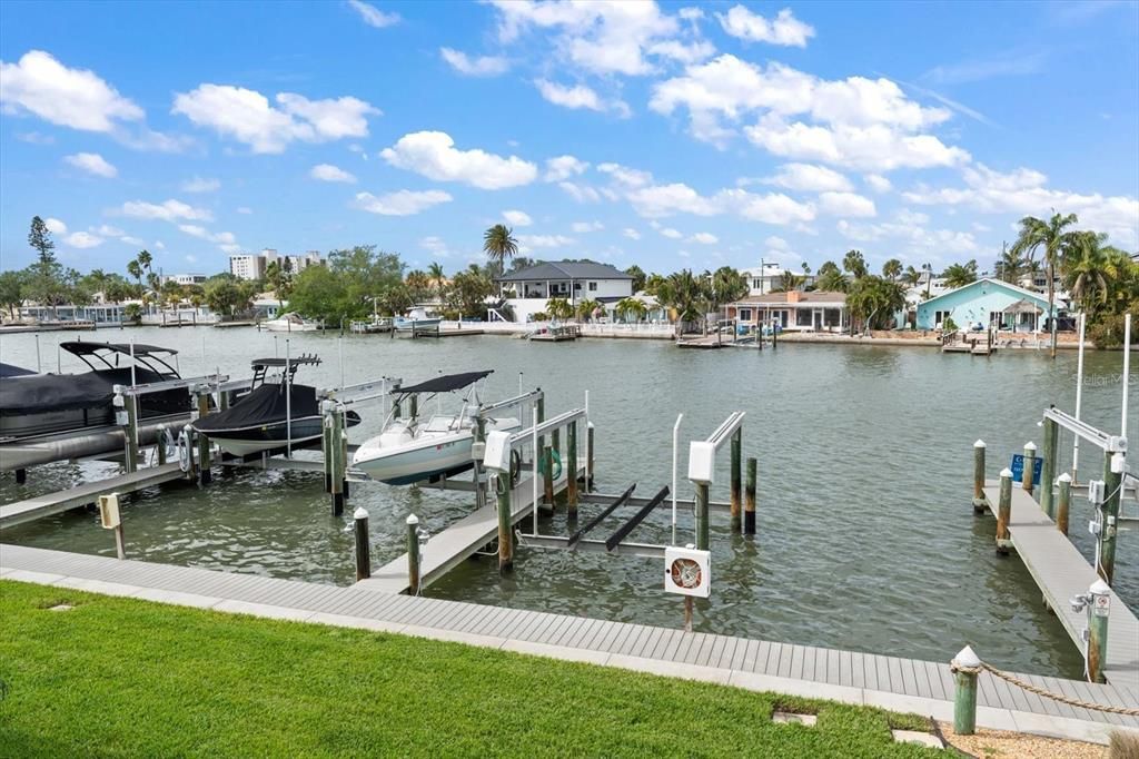 For Sale: $649,000 (3 beds, 3 baths, 1656 Square Feet)