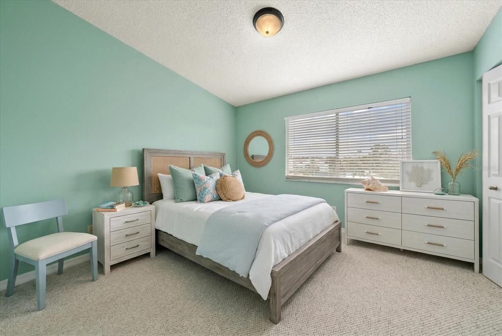 For Sale: $649,000 (3 beds, 3 baths, 1656 Square Feet)
