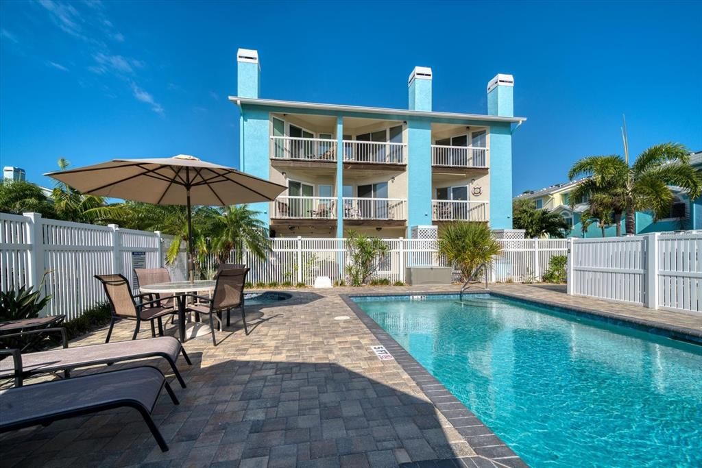 For Sale: $649,000 (3 beds, 3 baths, 1656 Square Feet)