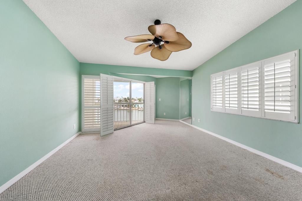 For Sale: $649,000 (3 beds, 3 baths, 1656 Square Feet)