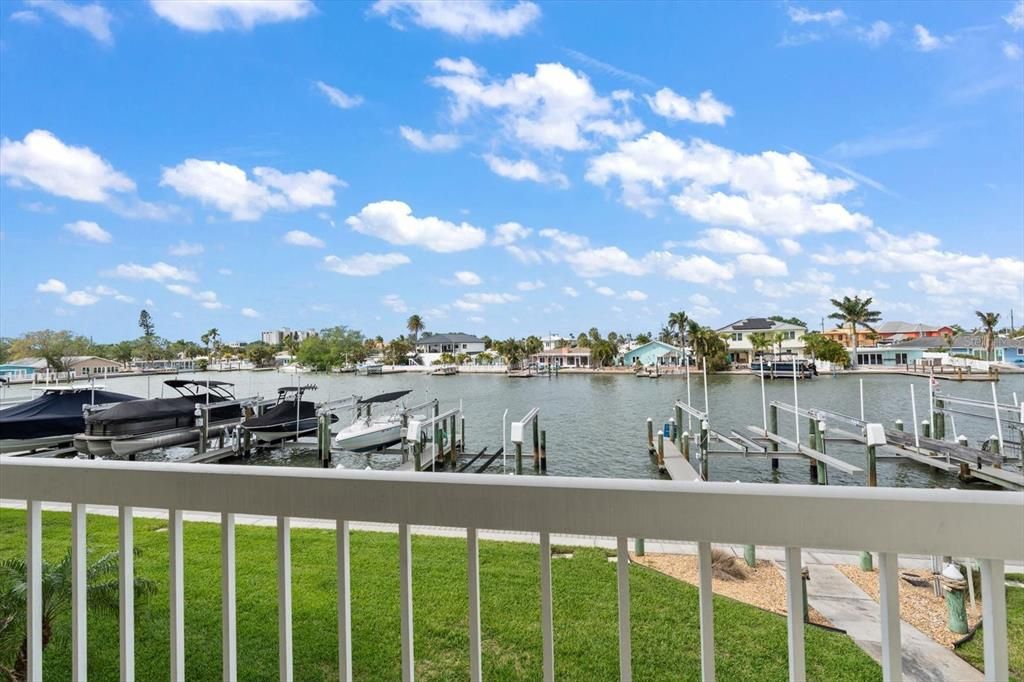 For Sale: $649,000 (3 beds, 3 baths, 1656 Square Feet)