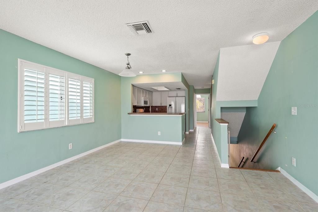 For Sale: $649,000 (3 beds, 3 baths, 1656 Square Feet)