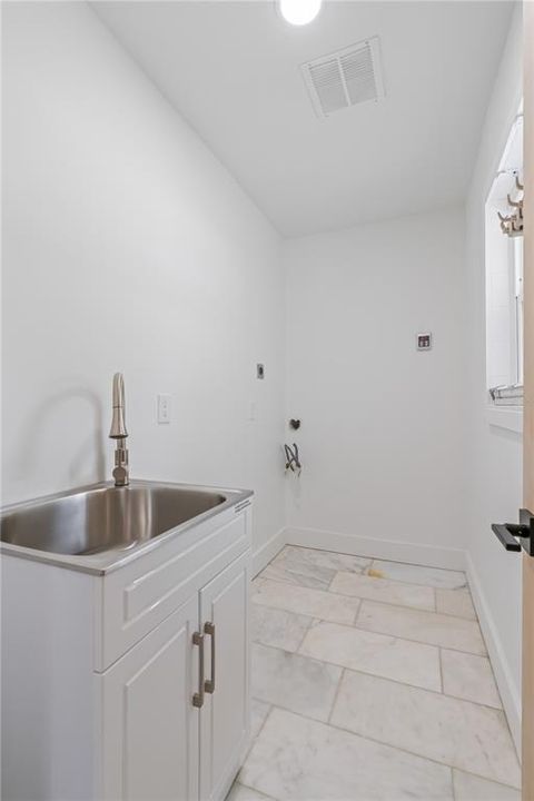 For Sale: $808,800 (3 beds, 2 baths, 1734 Square Feet)