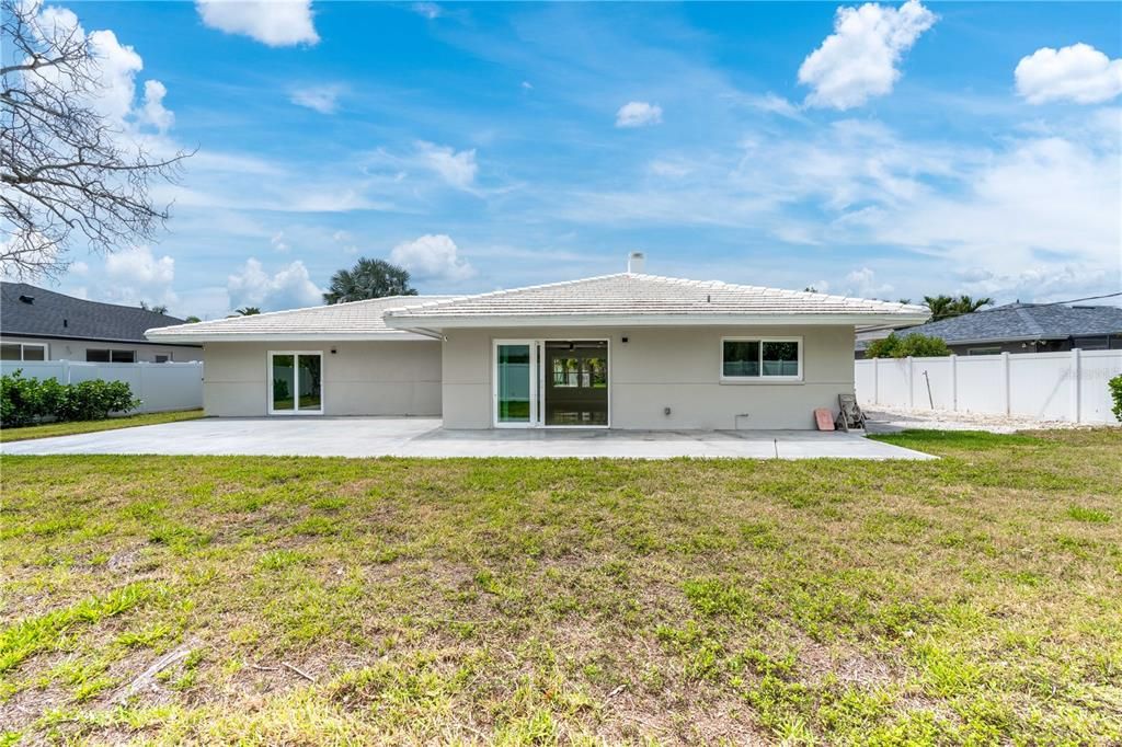 For Sale: $808,800 (3 beds, 2 baths, 1734 Square Feet)