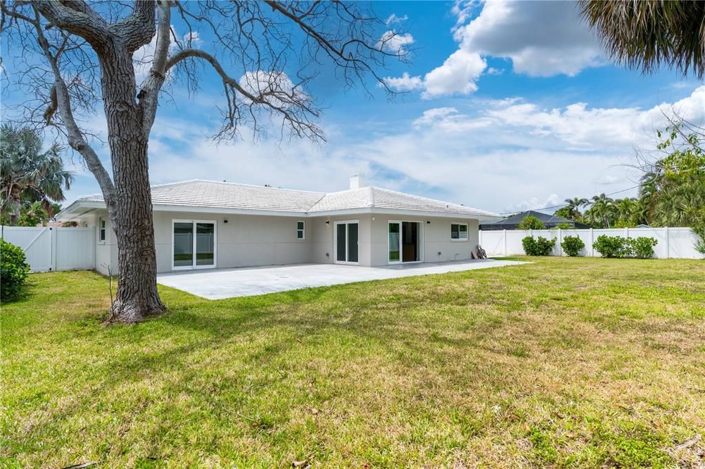 For Sale: $808,800 (3 beds, 2 baths, 1734 Square Feet)