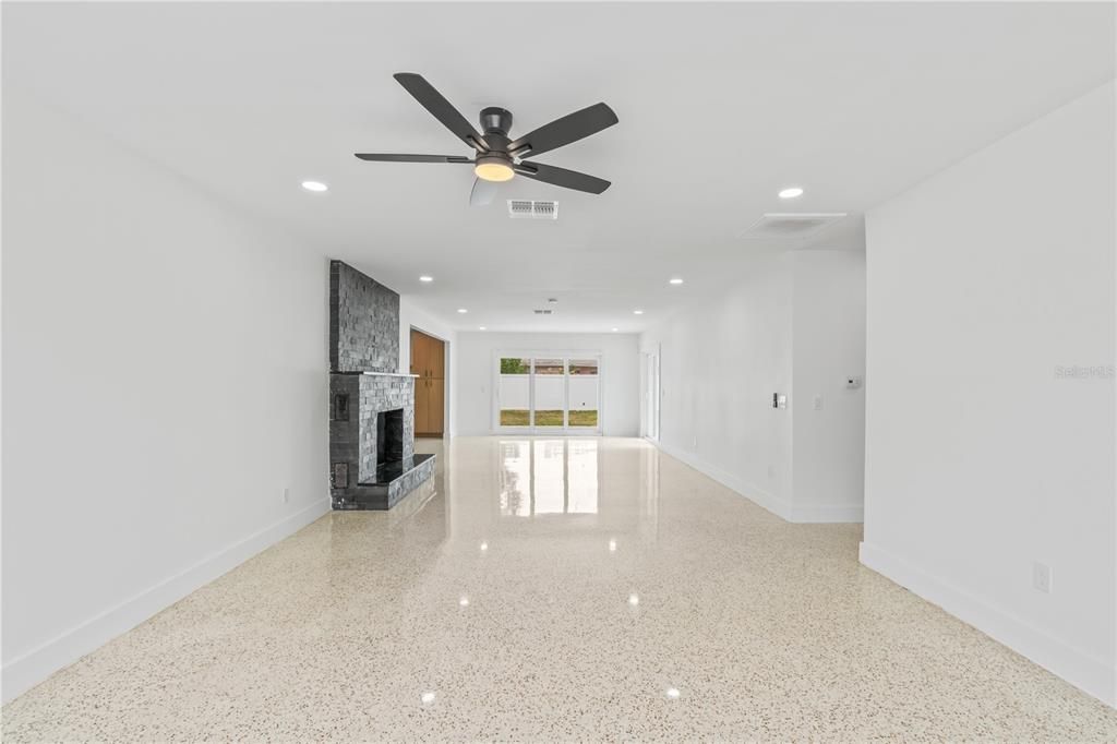 For Sale: $808,800 (3 beds, 2 baths, 1734 Square Feet)