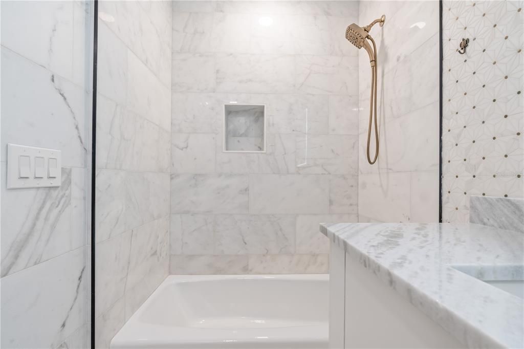 For Sale: $808,800 (3 beds, 2 baths, 1734 Square Feet)