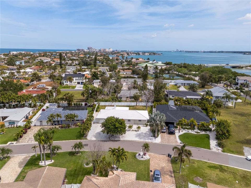 For Sale: $808,800 (3 beds, 2 baths, 1734 Square Feet)
