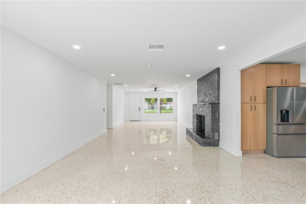 For Sale: $808,800 (3 beds, 2 baths, 1734 Square Feet)