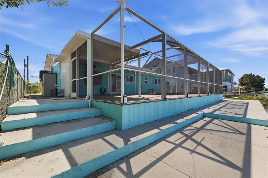 For Sale: $369,400 (3 beds, 2 baths, 1170 Square Feet)