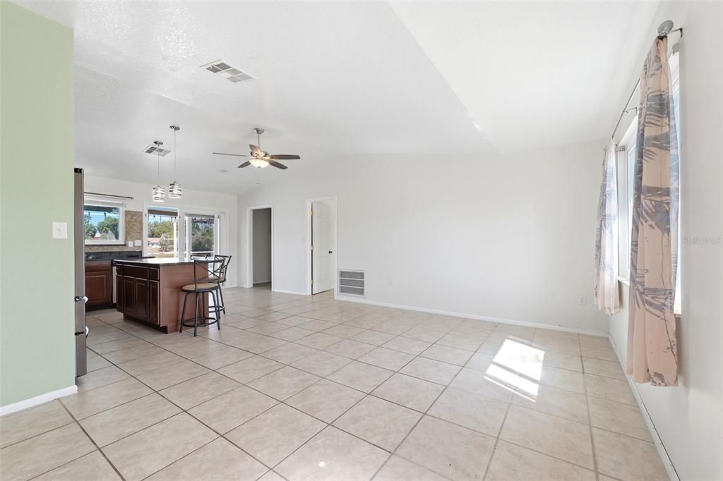 For Sale: $369,400 (3 beds, 2 baths, 1170 Square Feet)