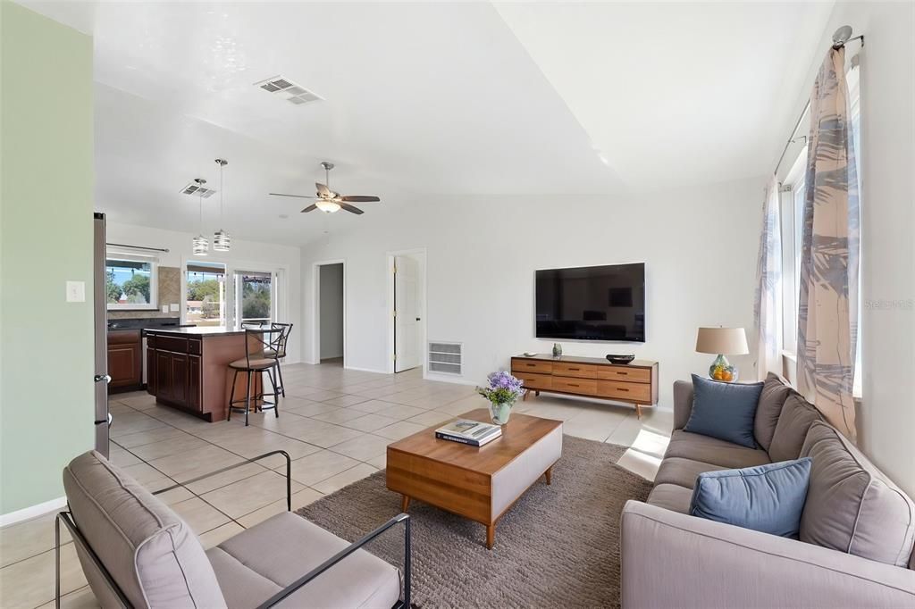 For Sale: $369,400 (3 beds, 2 baths, 1170 Square Feet)