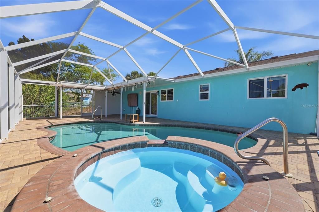 For Sale: $369,400 (3 beds, 2 baths, 1170 Square Feet)