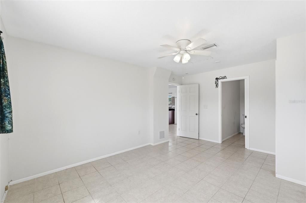 For Sale: $369,400 (3 beds, 2 baths, 1170 Square Feet)