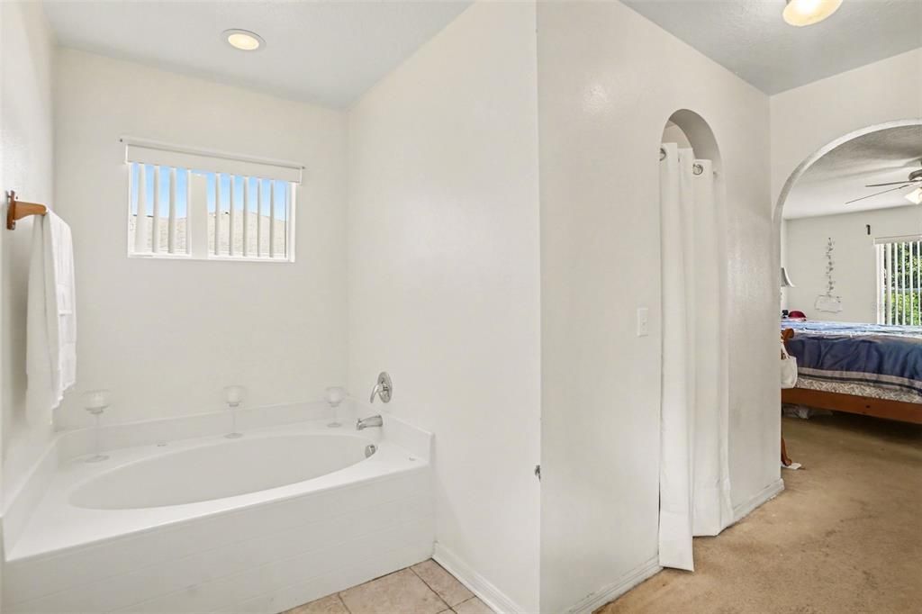 For Sale: $350,000 (3 beds, 2 baths, 2168 Square Feet)