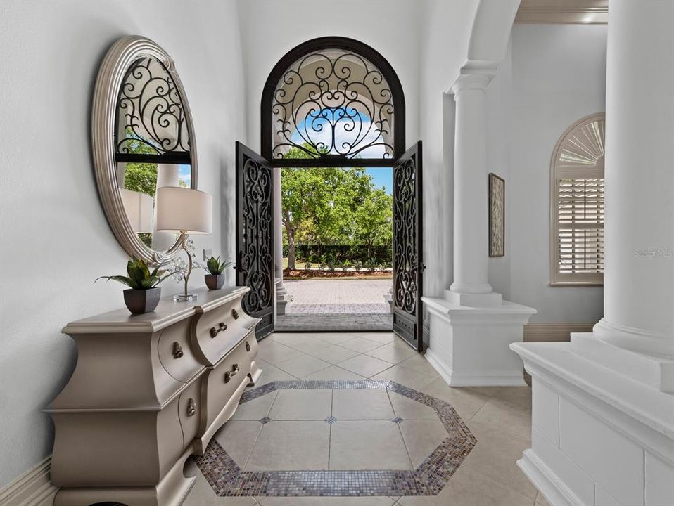 For Sale: $2,895,000 (3 beds, 4 baths, 5742 Square Feet)