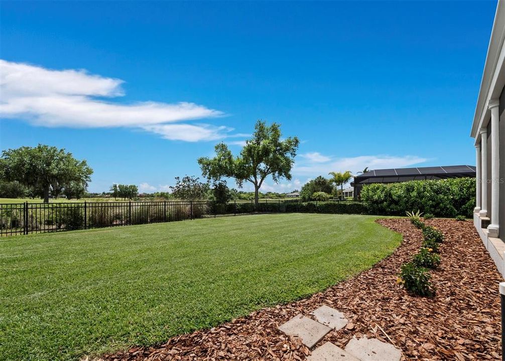 For Sale: $2,895,000 (3 beds, 4 baths, 5742 Square Feet)