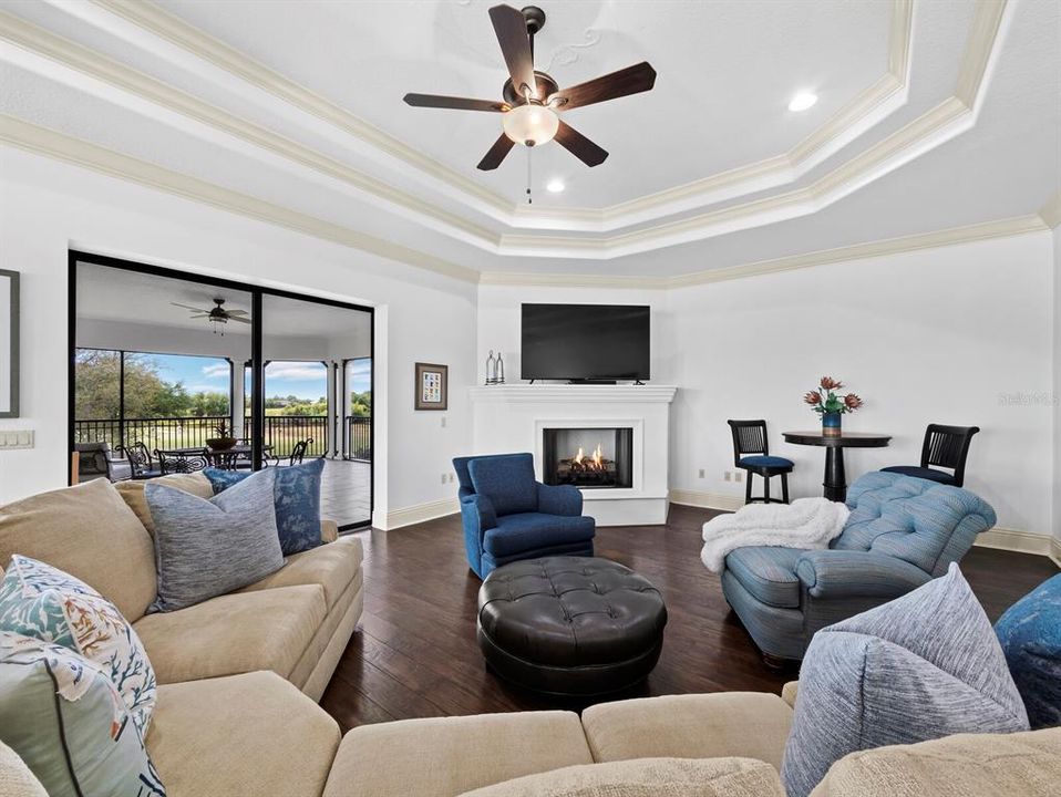 For Sale: $2,895,000 (3 beds, 4 baths, 5742 Square Feet)