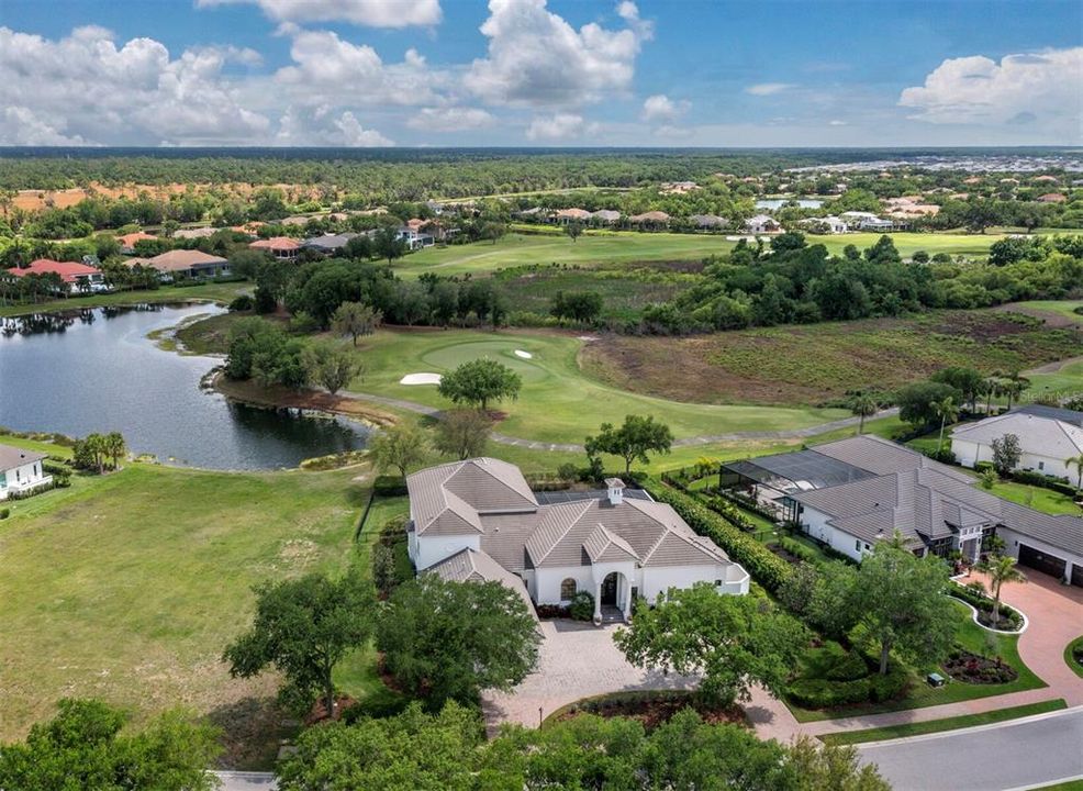 For Sale: $2,895,000 (3 beds, 4 baths, 5742 Square Feet)