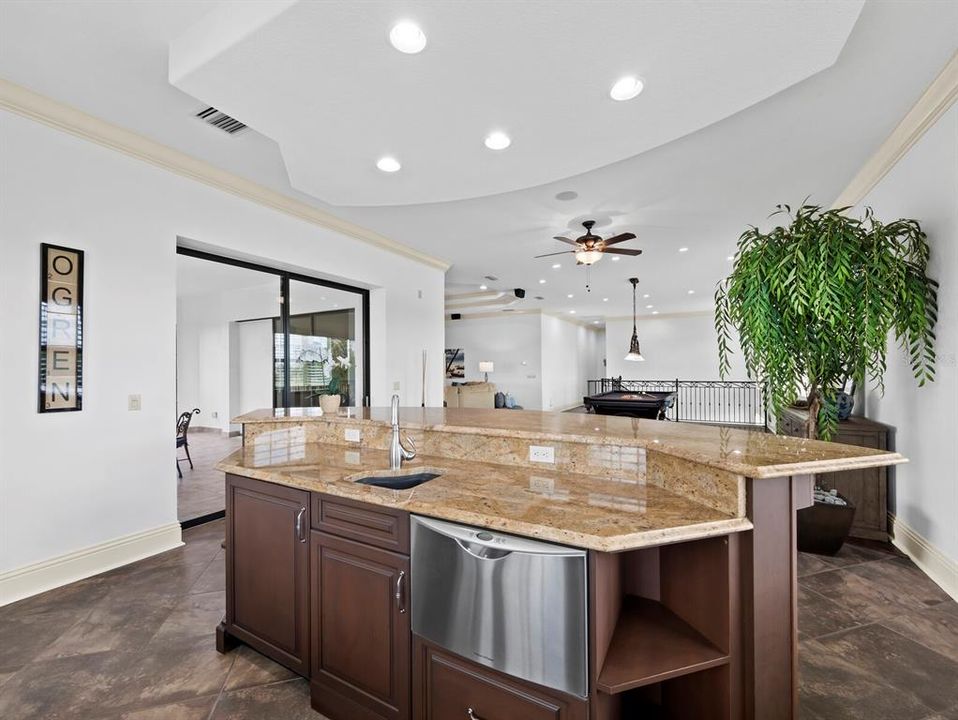 For Sale: $2,895,000 (3 beds, 4 baths, 5742 Square Feet)