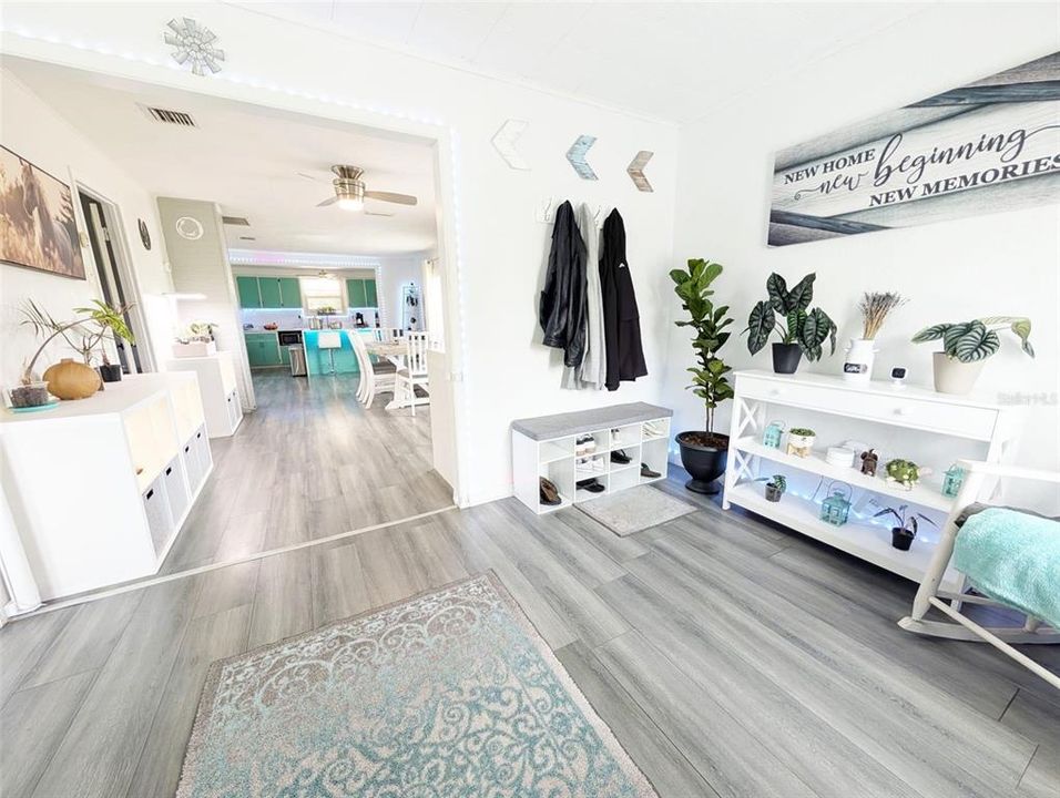 For Sale: $369,900 (2 beds, 2 baths, 1080 Square Feet)
