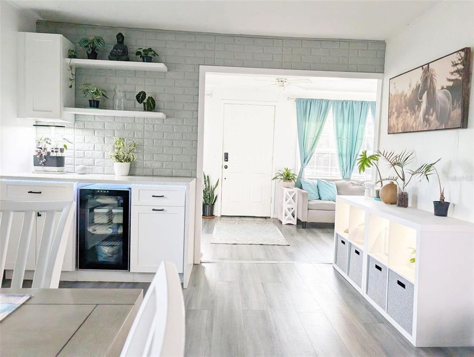 For Sale: $369,900 (2 beds, 2 baths, 1080 Square Feet)
