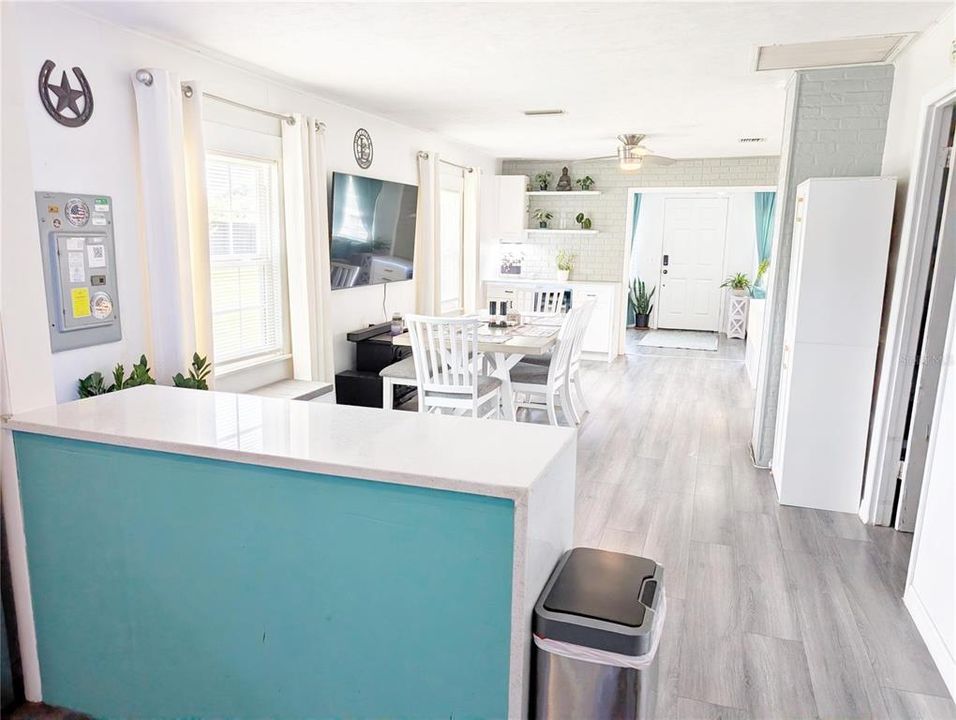 For Sale: $369,900 (2 beds, 2 baths, 1080 Square Feet)