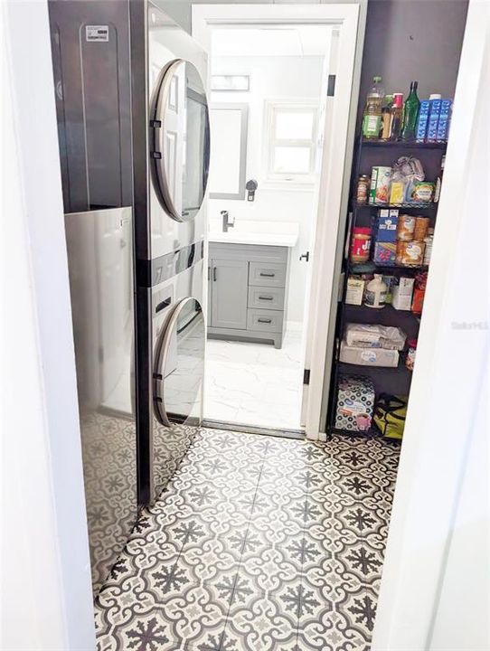 For Sale: $369,900 (2 beds, 2 baths, 1080 Square Feet)