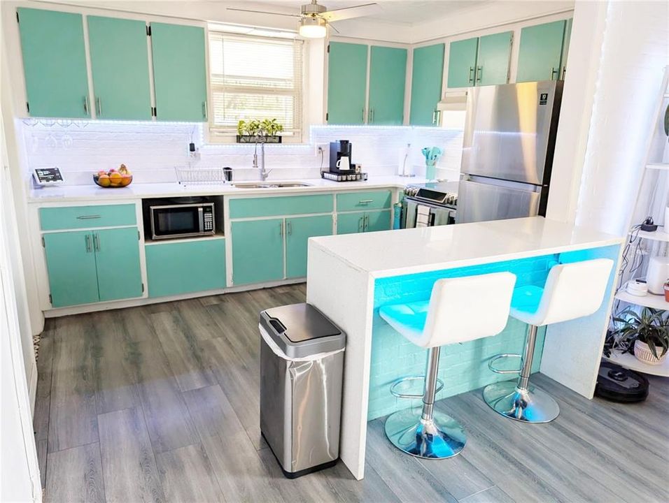 For Sale: $369,900 (2 beds, 2 baths, 1080 Square Feet)