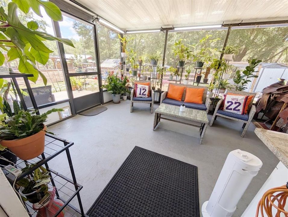 For Sale: $369,900 (2 beds, 2 baths, 1080 Square Feet)