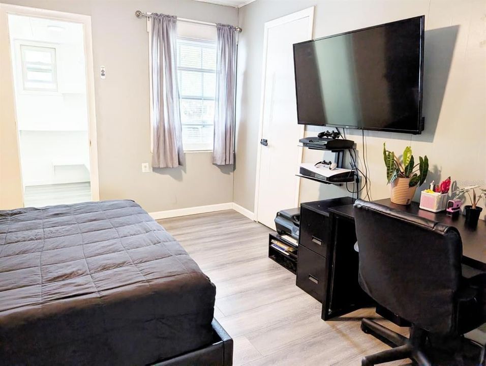 For Sale: $369,900 (2 beds, 2 baths, 1080 Square Feet)