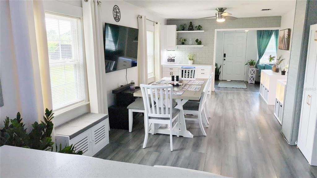 For Sale: $369,900 (2 beds, 2 baths, 1080 Square Feet)