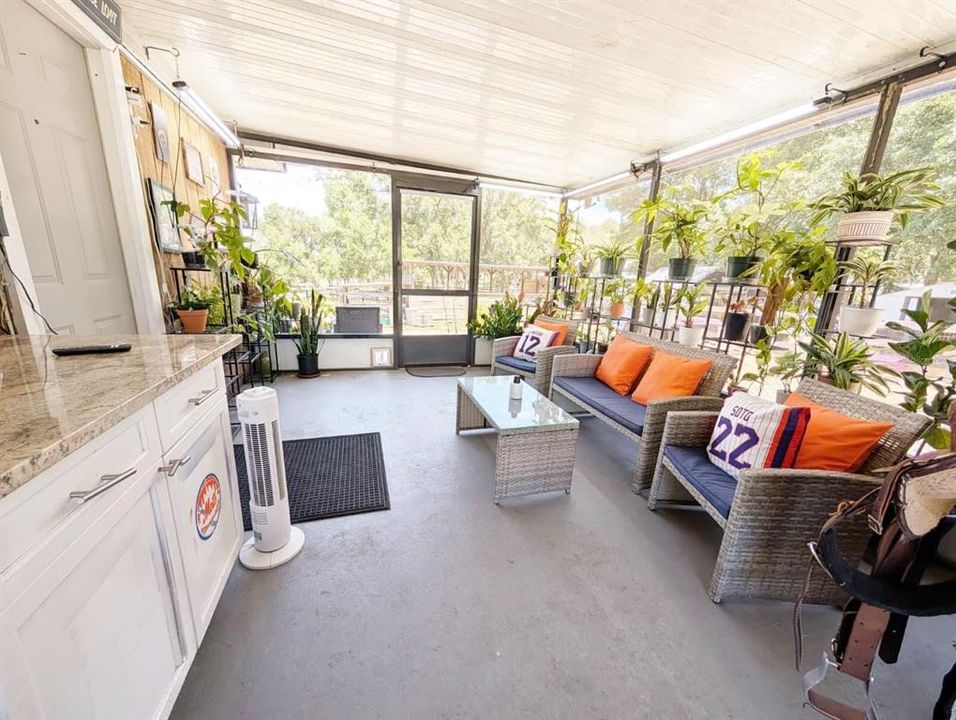 For Sale: $369,900 (2 beds, 2 baths, 1080 Square Feet)