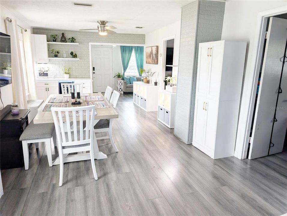 For Sale: $369,900 (2 beds, 2 baths, 1080 Square Feet)