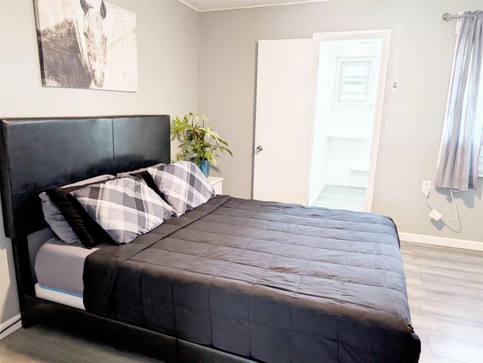 For Sale: $369,900 (2 beds, 2 baths, 1080 Square Feet)