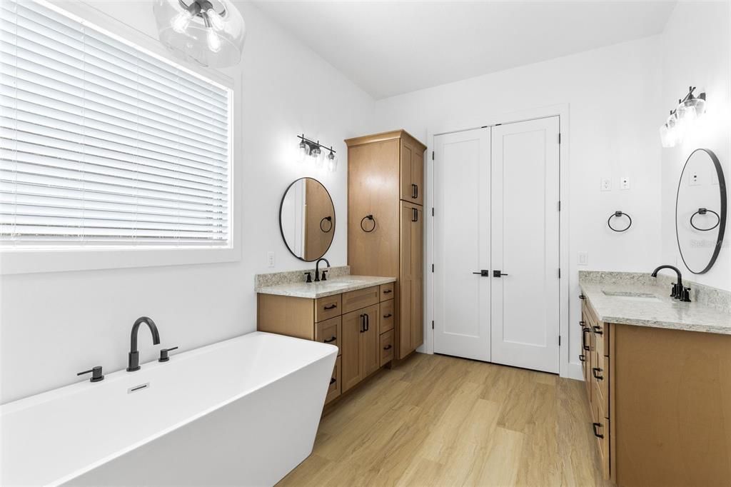 For Sale: $775,000 (3 beds, 2 baths, 2187 Square Feet)